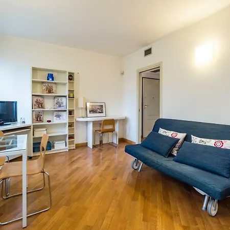 Bocconi Cozy Апартаменты