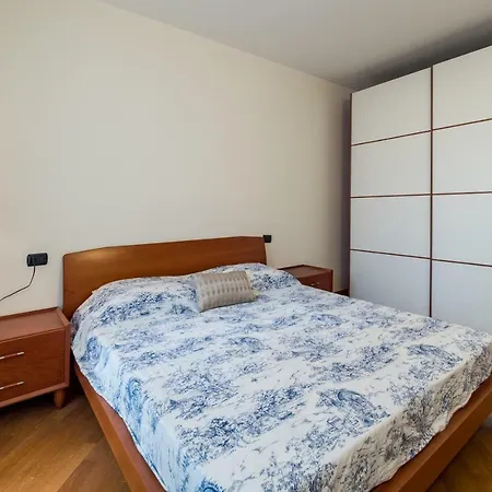 Bocconi Cozy Апартаменты *